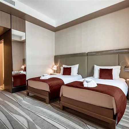 ホテル Grand Europa - Since 1869 4*