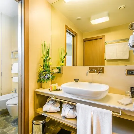 מלון Grand Europa - Since 1869 4*